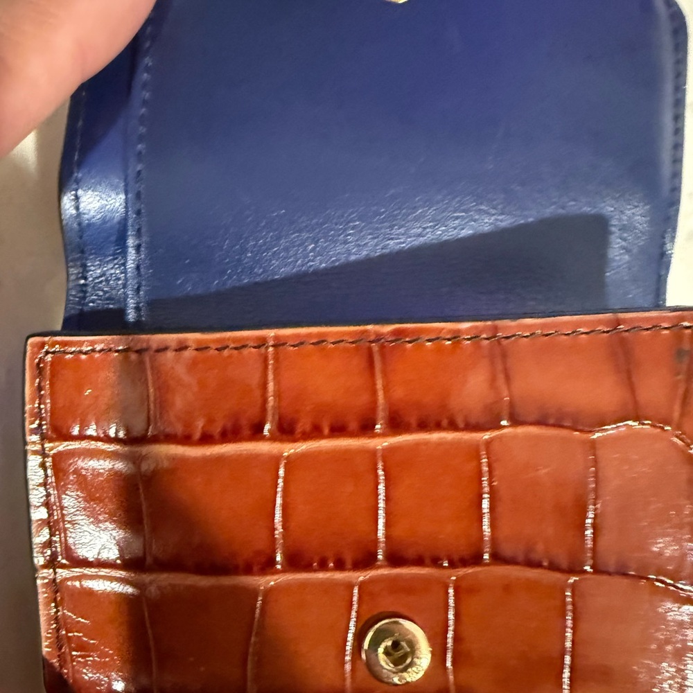 Chloé Small C Tri-Fold Wallet - Picture 4 of 7